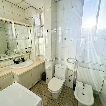 Athenaeum Signature Residence *